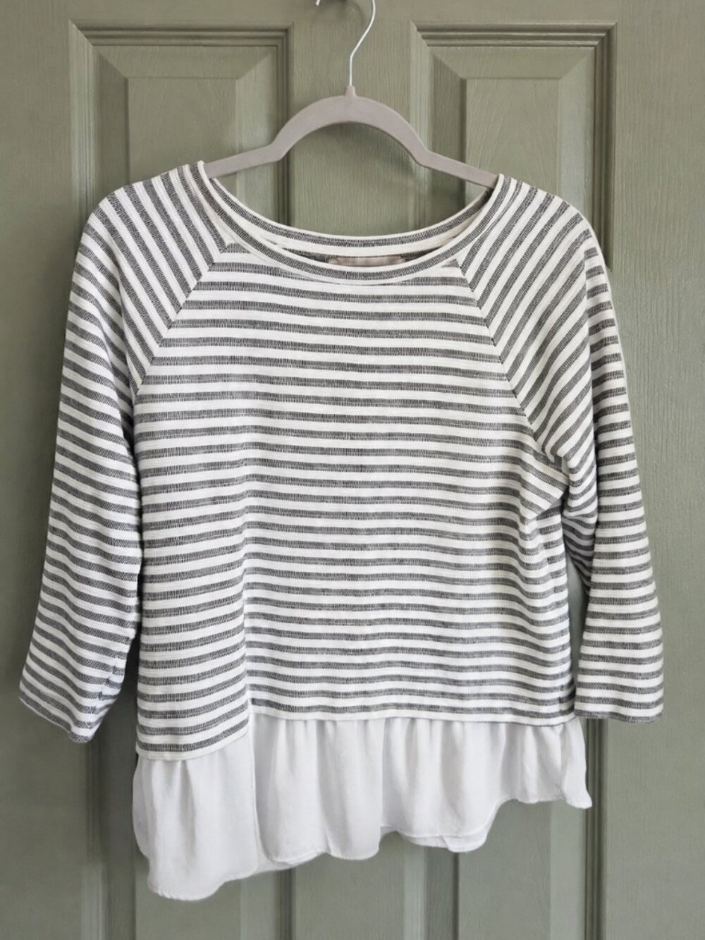 women's gray & white striped ruffle hem 3/4 sleeve top